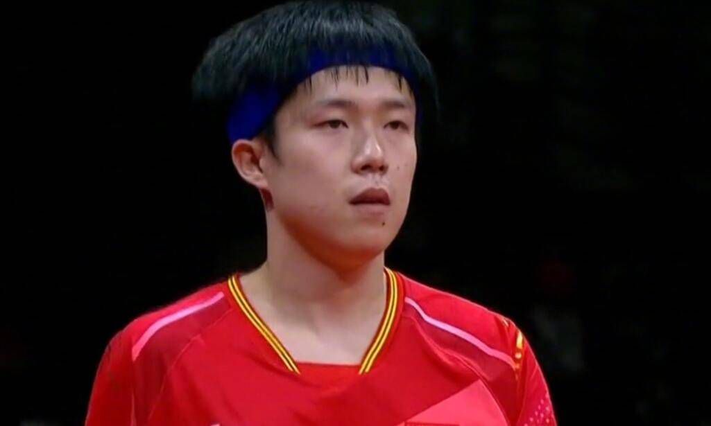 不知火舞和三个小男孩