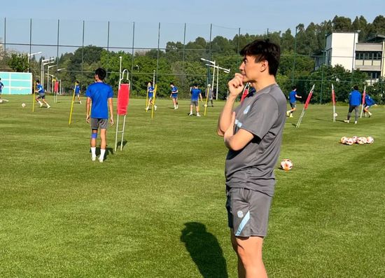 亚洲一区免费观看