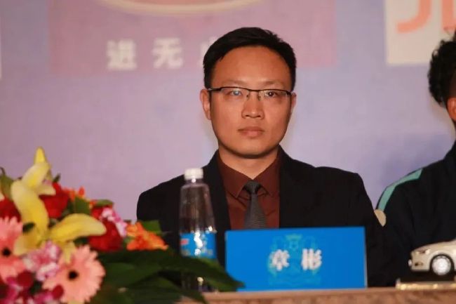 健身房里被教练c到呻吟污文
